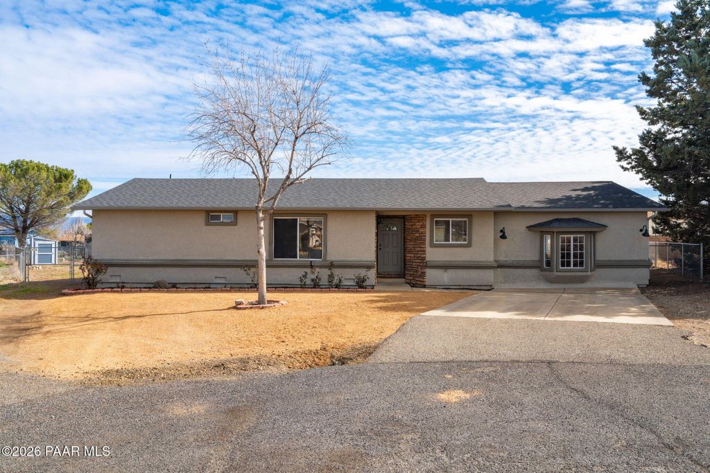 Photo of 6290 E Round Table Drive, Prescott Valley, AZ 86314 (MLS # 1079560)