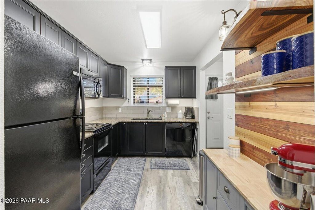 Photo of 1608 Canada Crescent Cres, Prescott, AZ 86303 (MLS # 1079262)