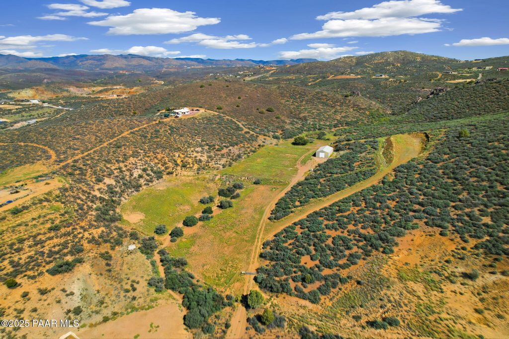 Photo of 510 S Apache Knolls Trail, Dewey-Humboldt, AZ 86327 (MLS # 1077284)