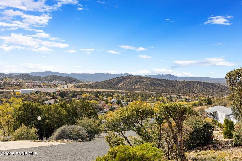 Photo of 2521 E Hilltop Road, Prescott, AZ 86301 (MLS # 1077855)