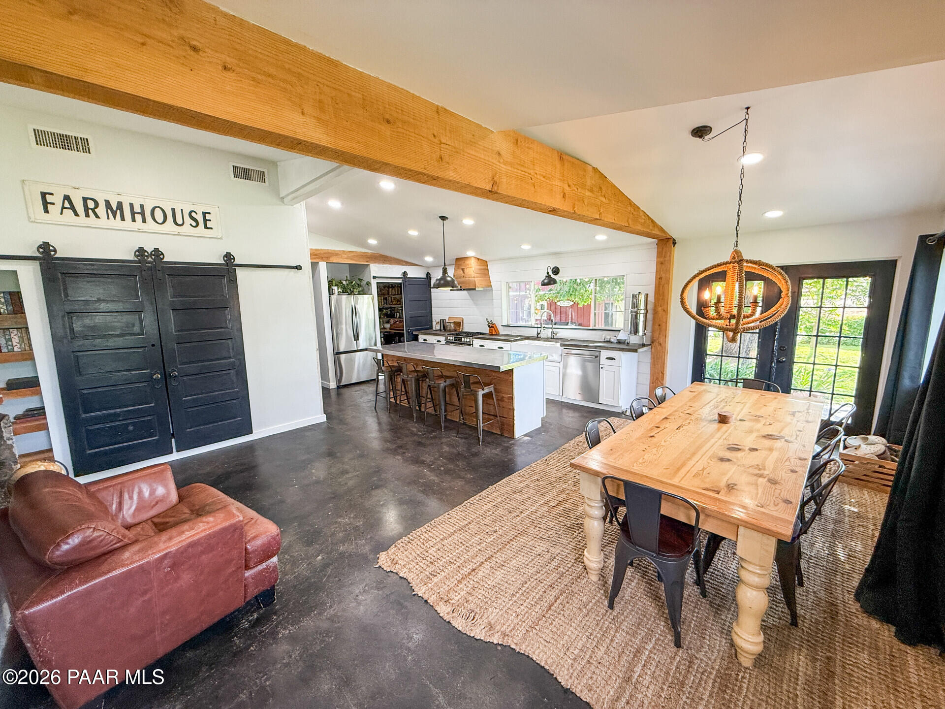 979 W Road 1 North