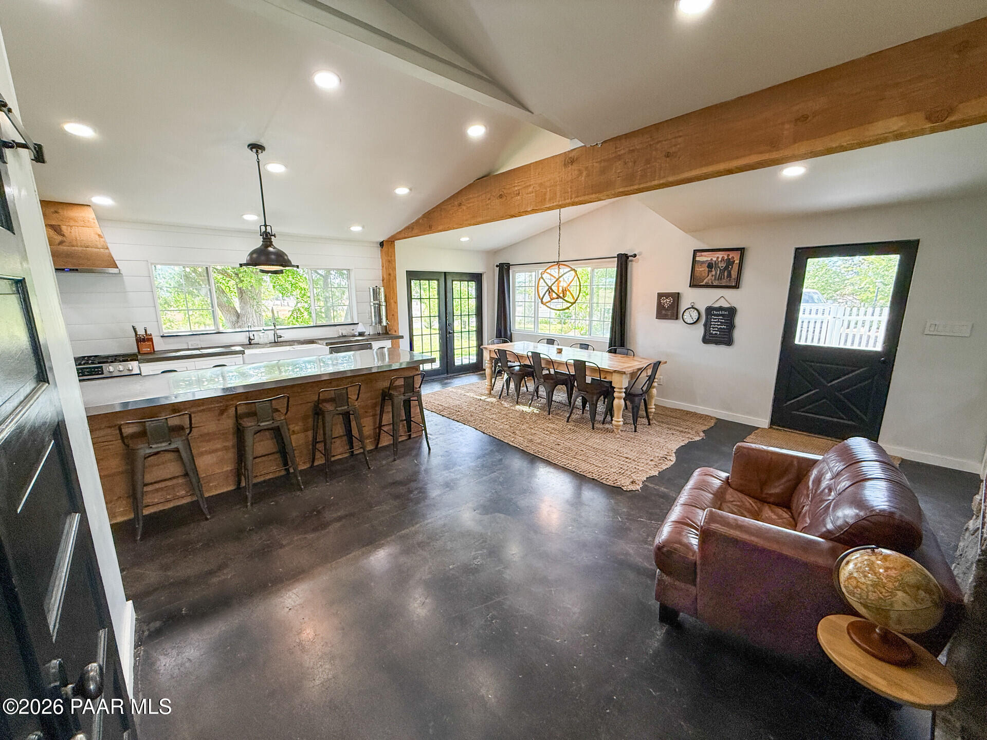 979 W Road 1 North