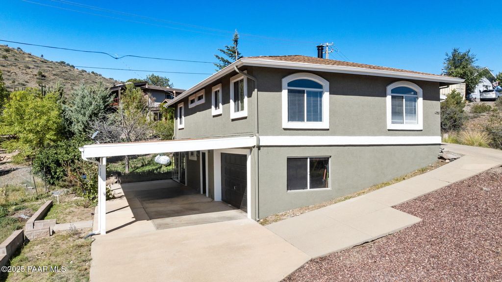 Photo of 1258 N Lois Drive, Prescott, AZ 86301 (MLS # 1077378)