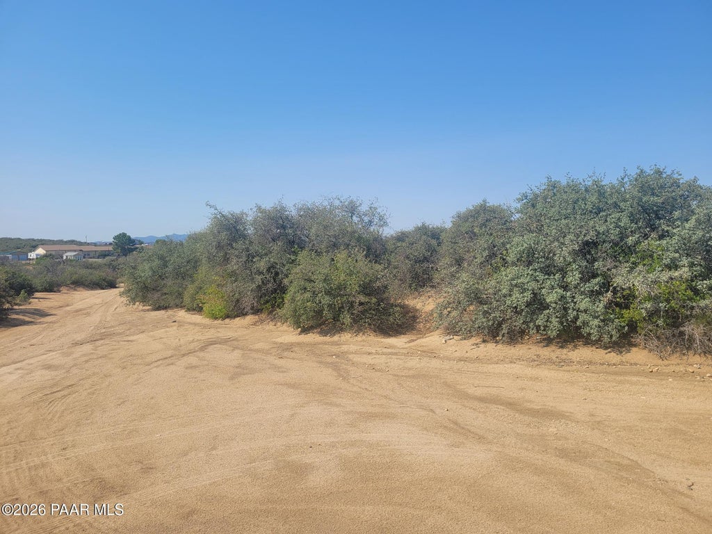Photo of 8095 W Barrington Road, Wilhoit, AZ 86332 (MLS # 1084295)