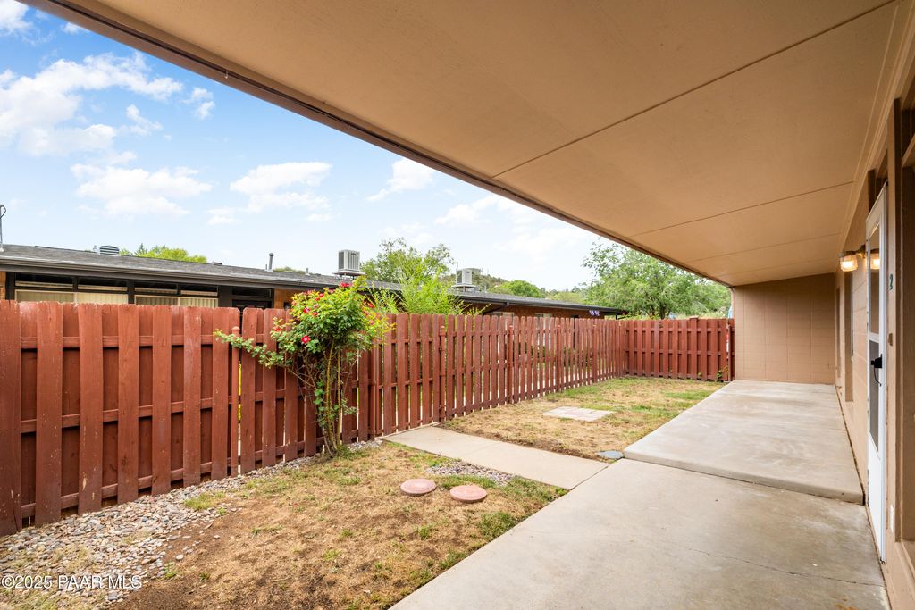 Photo of 340 Country Club Circle #2, Prescott, AZ 86303 (MLS # 1077409)