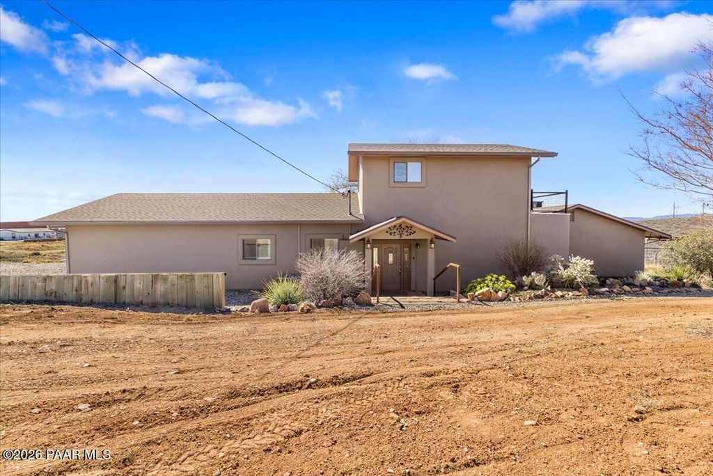 Photo of 1375 N Rabbit Ridge Road, Dewey-Humboldt, AZ 86327 (MLS # 1080365)