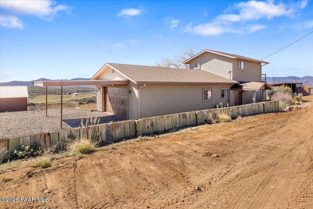 Photo of 1375 N Rabbit Ridge Road, Dewey-Humboldt, AZ 86327 (MLS # 1080365)