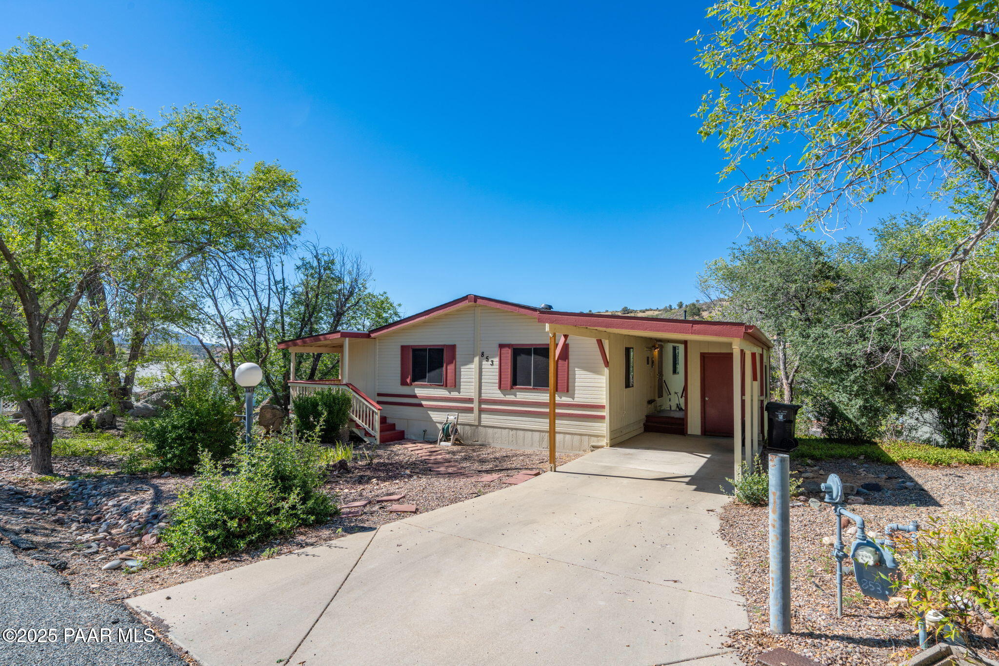 853 N Wildflower Drive