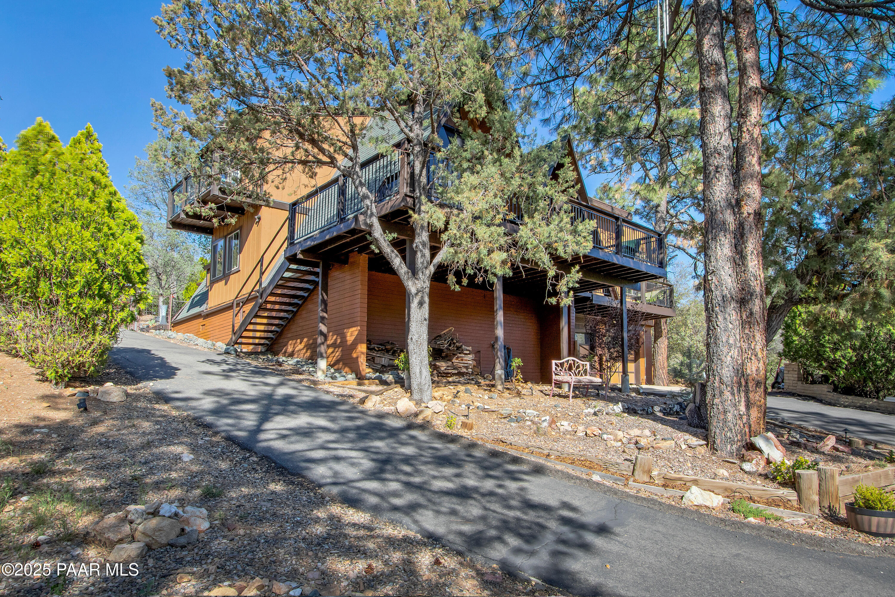 1520 W Sylvan Drive