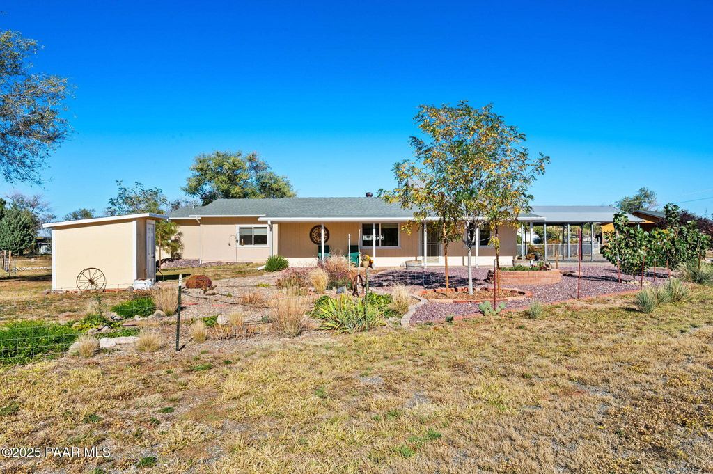 Photo of 1326 E Ben Drive, Chino Valley, AZ 86323 (MLS # 1077456)