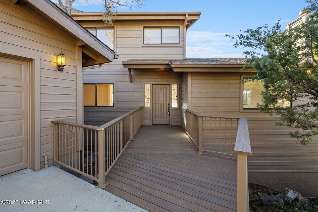 Photo of 1949 Upper Crestview Drive, Prescott, AZ 86305 (MLS # 1078379)