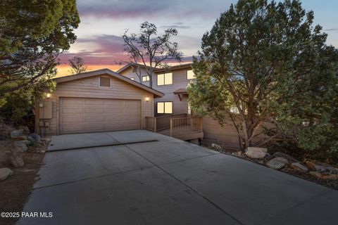 Photo of 1949 Upper Crestview Drive, Prescott, AZ 86305 (MLS # 1078379)