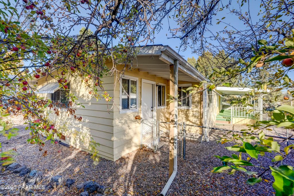 Photo of 3075 Cornell Drive, Prescott, AZ 86301 (MLS # 1078079)