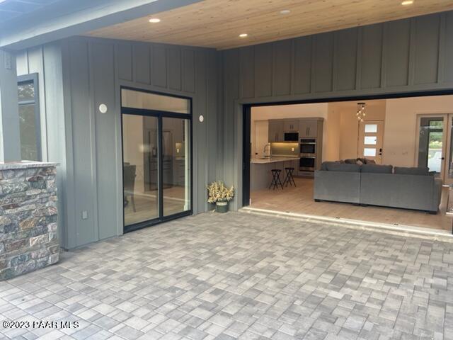 15070 N Meander Mountain Way