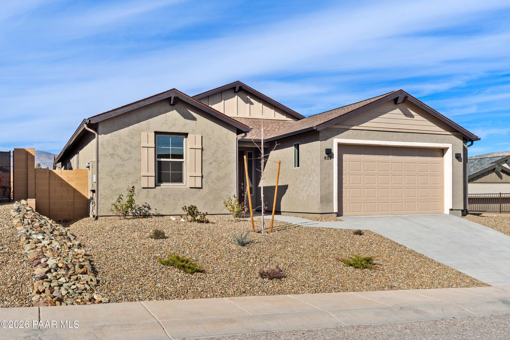 Photo of 832 Eugene Road, Clarkdale, AZ 86324 (MLS # 1079408)