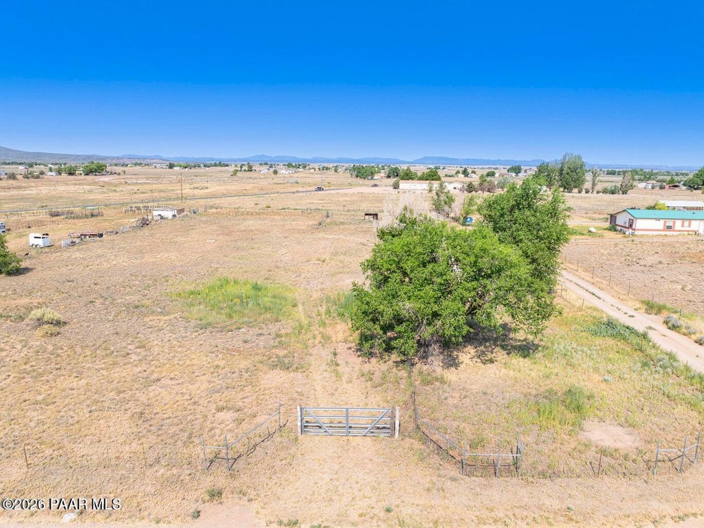 Photo of 25050 N Larita Road, Paulden, AZ 86334 (MLS # 1085851)