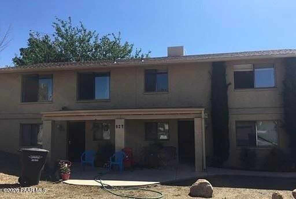 Photo of 927 N Old Chisholm Trail #C, Dewey-Humboldt, AZ 86327 (MLS # 1081315)