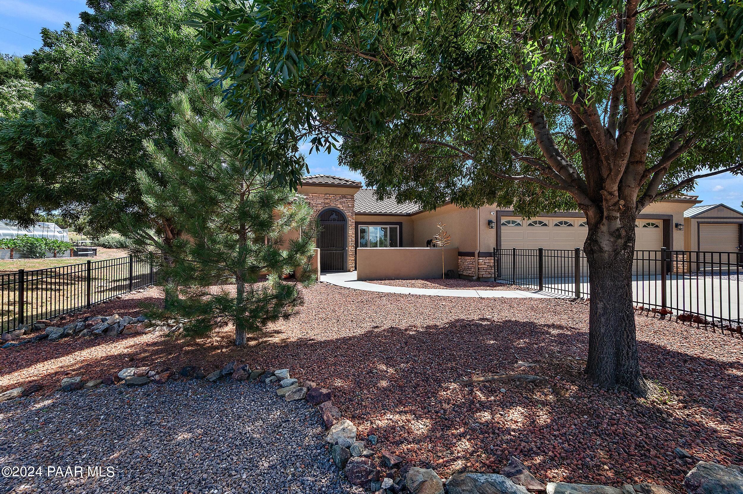 13550 N Indian Pony Trail
