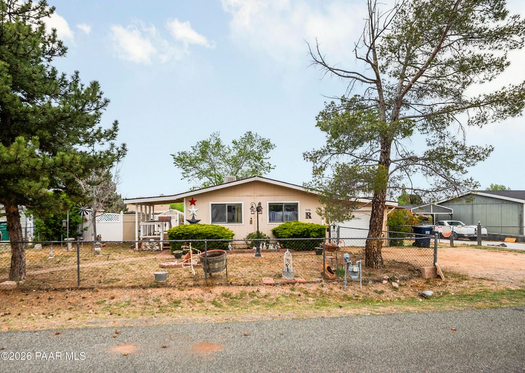 Photo of 7750 E Thelma Drive, Prescott Valley, AZ 86314 (MLS # 1080962)