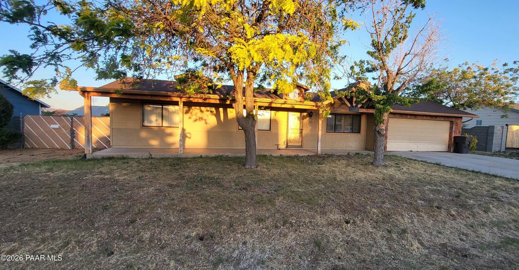 Photo of 7639 E Paseo Hermoso, Prescott Valley, AZ 86314 (MLS # 1082072)