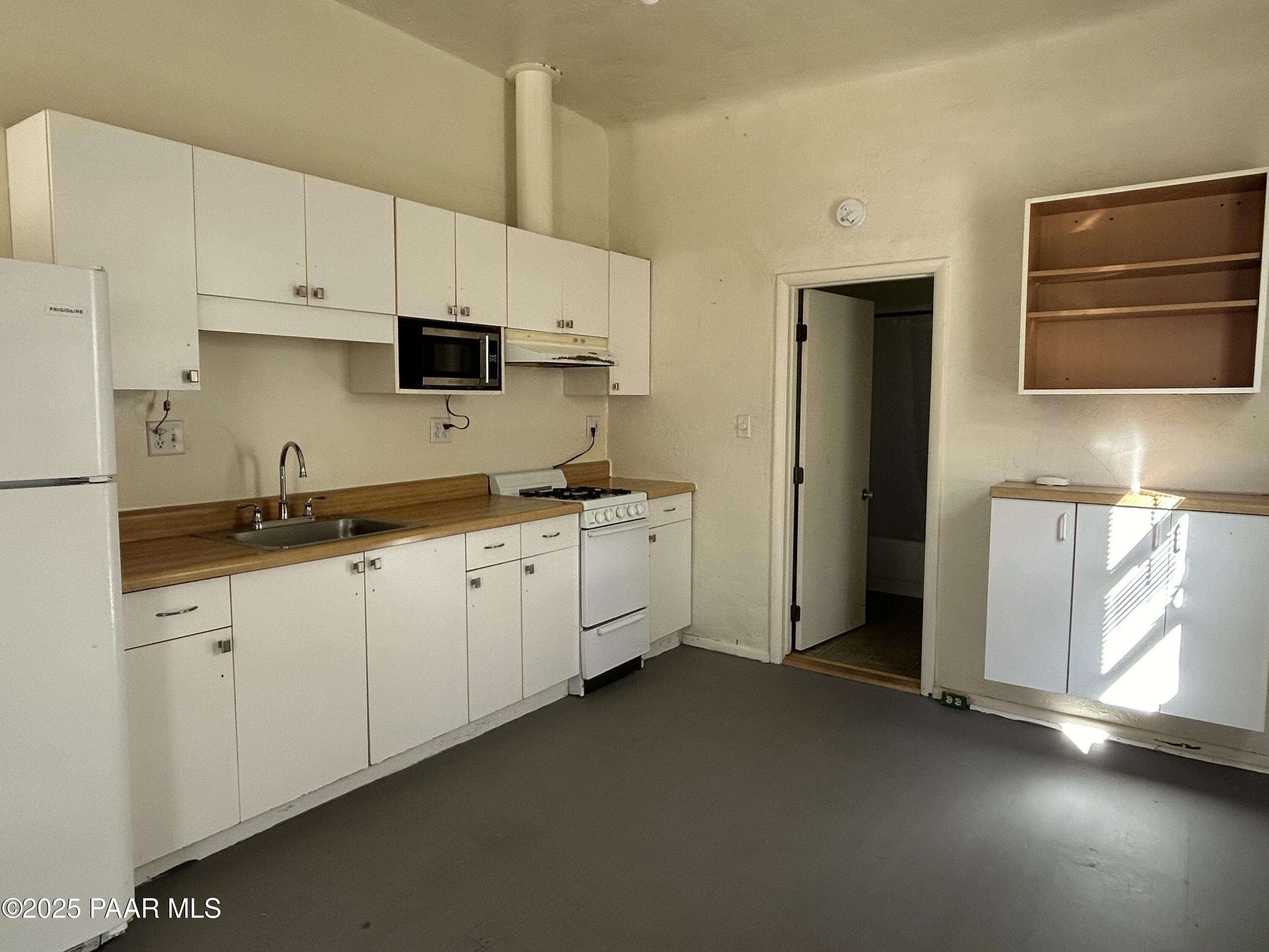 112 E Aubrey Street, Unit A-B