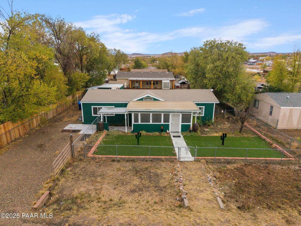 Photo of 1920 E Grasshopper Lane, Chino Valley, AZ 86323 (MLS # 1077895)