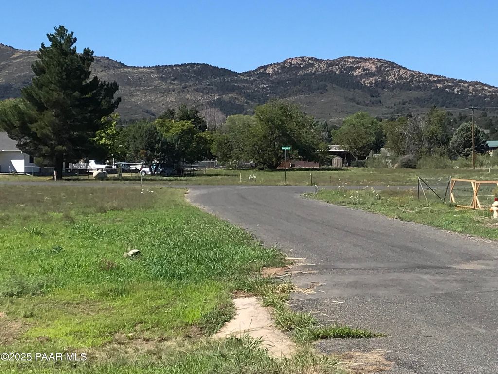 Photo of 00000 S Joseph Hodge Road, Peeples Valley, AZ 86332 (MLS # 1076769)
