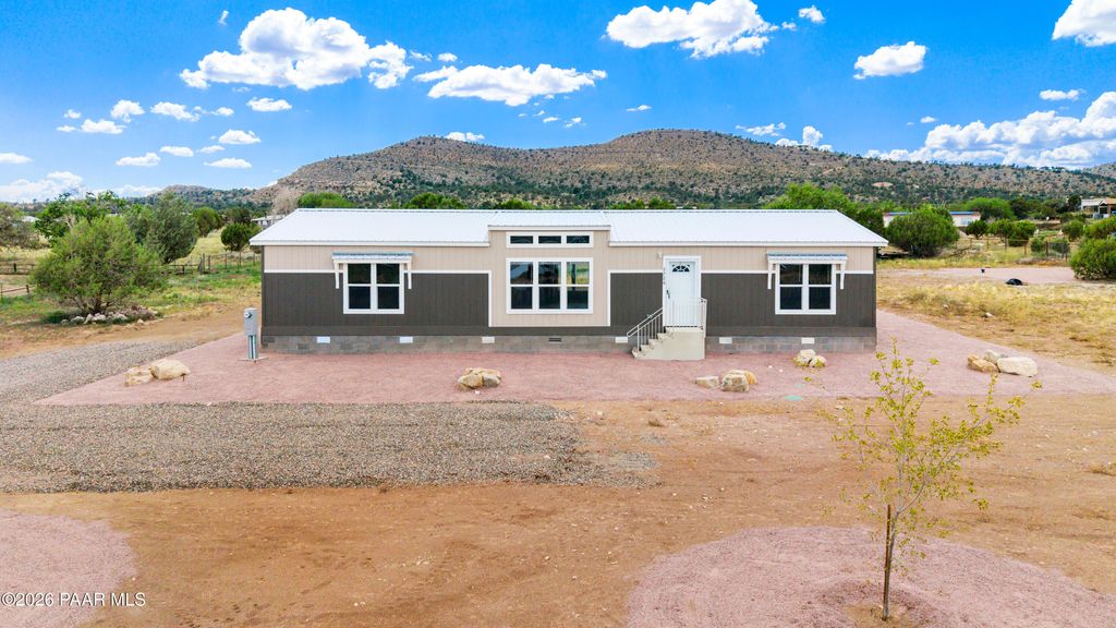 Photo of 2726 Shawnee Trail, Chino Valley, AZ 86323 (MLS # 1079676)