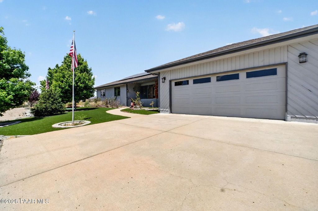 Photo of 14205 E Meadow Road, Dewey-Humboldt, AZ 86327 (MLS # 1082023)