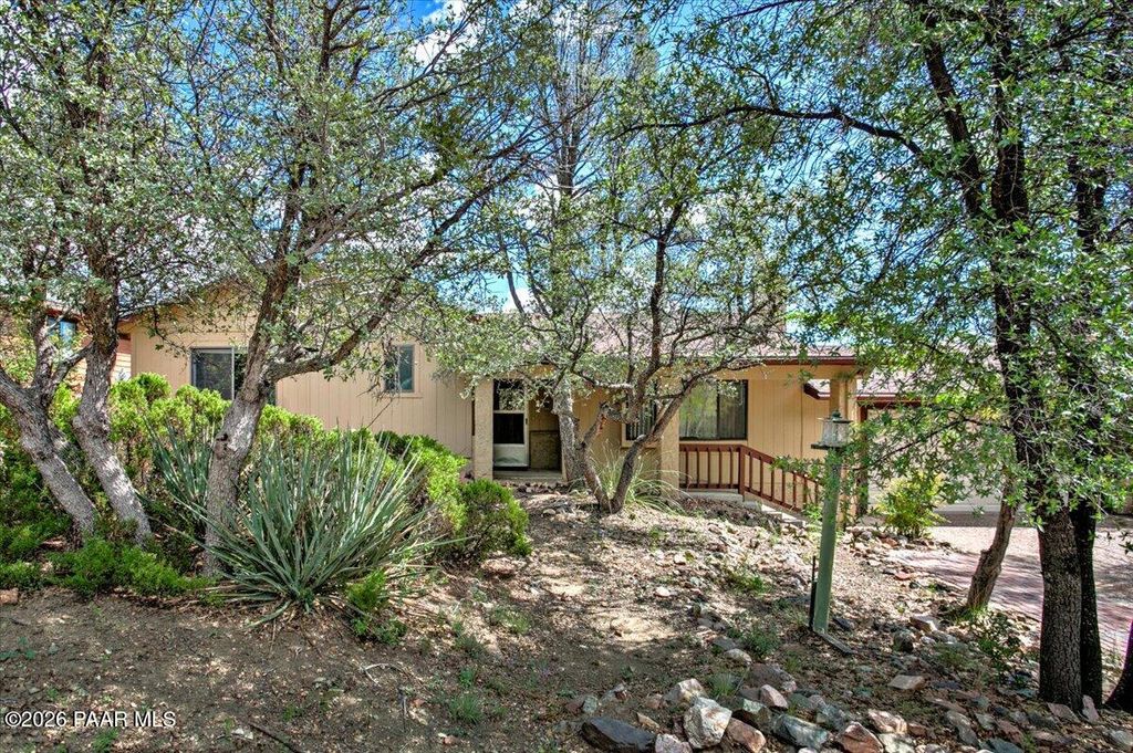 Photo of 10 Shadow Vista, Prescott, AZ 86305 (MLS # 1080359)