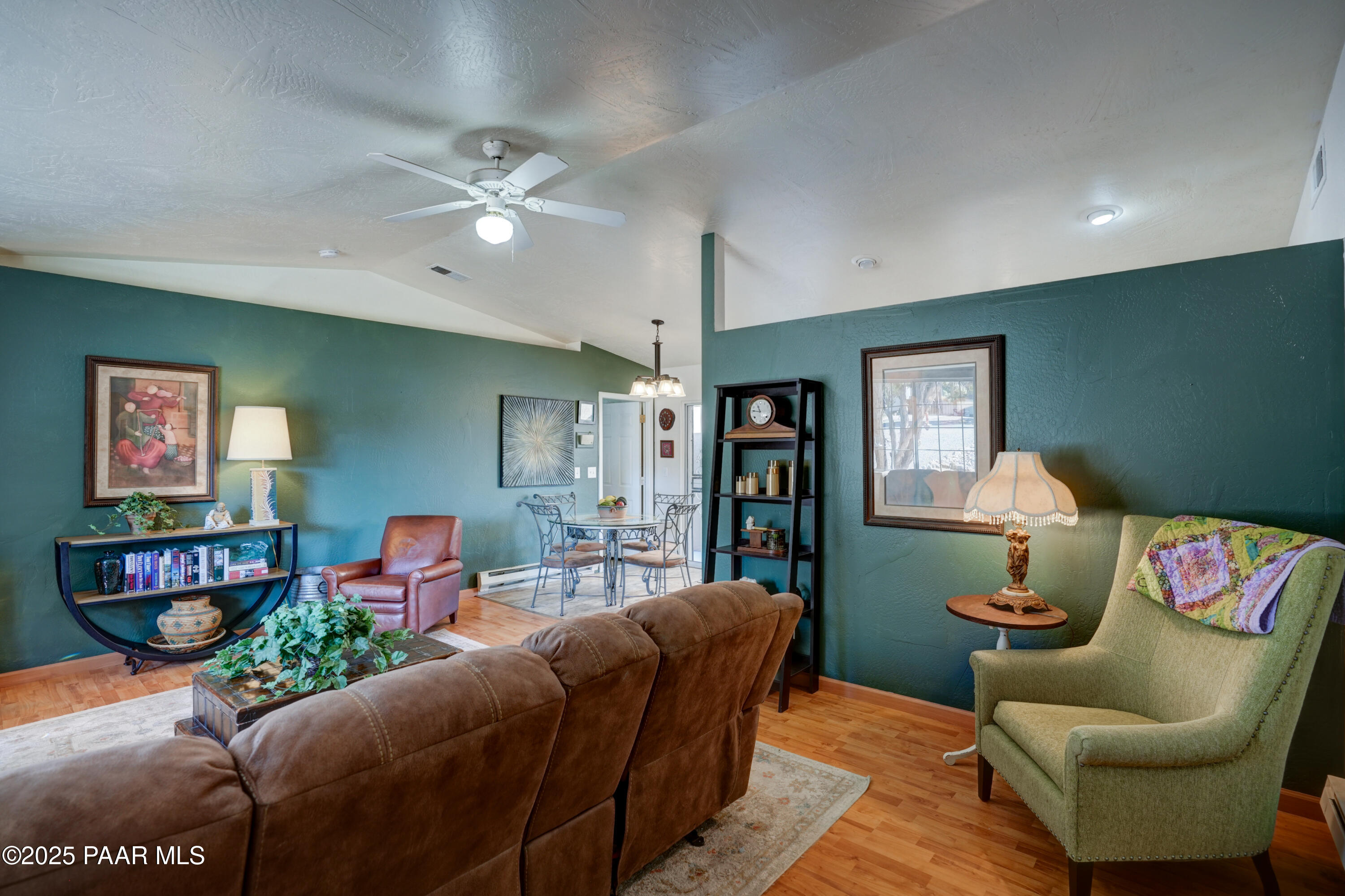 4890 E Cochise Drive