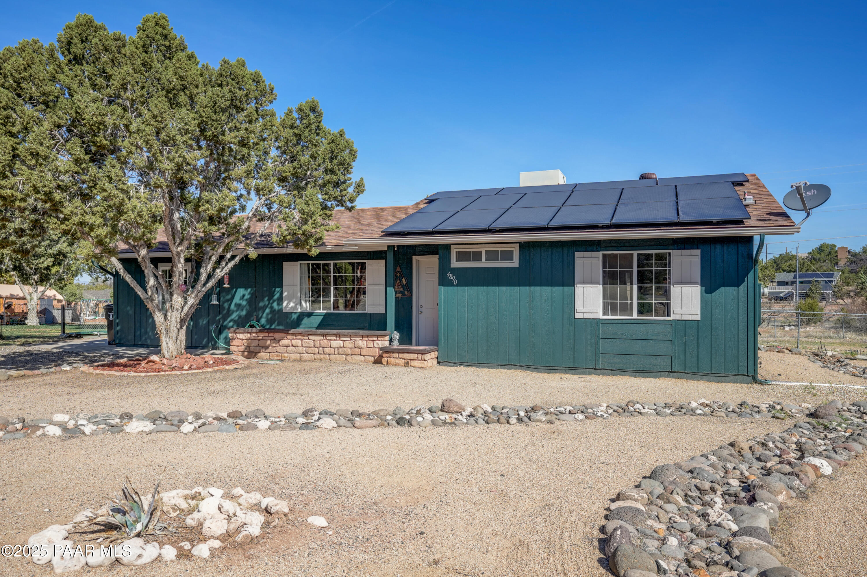 4890 E Cochise Drive