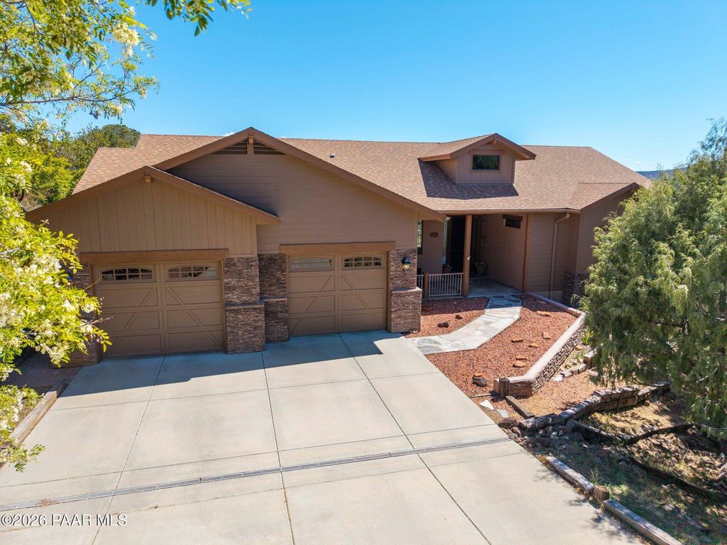 Photo of 705 Sunrise Boulevard, Prescott, AZ 86301 (MLS # 1081291)