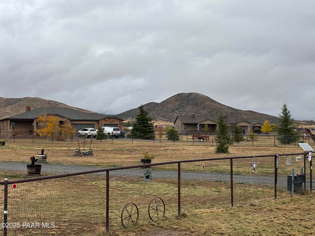 Photo of 42 Grass Valley Lane, Prescott Valley, AZ 86315 (MLS # 1077983)