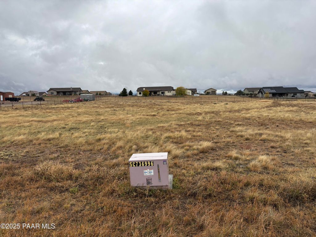 Photo of 42 Grass Valley Lane, Prescott Valley, AZ 86315 (MLS # 1077983)