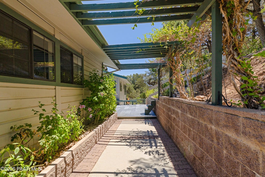 Photo of 1289 S Manzanita Hill Road, Prescott, AZ 86303 (MLS # 1083199)