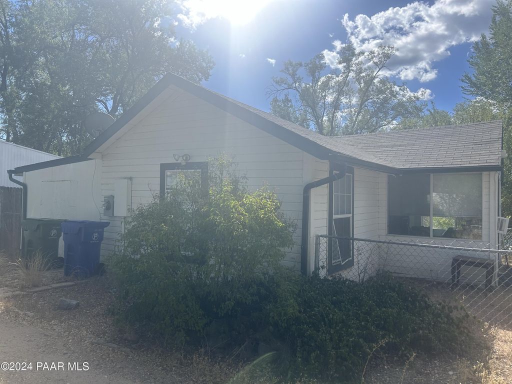 Photo of 815 Dameron Drive, Prescott, AZ 86301 (MLS # 1079520)