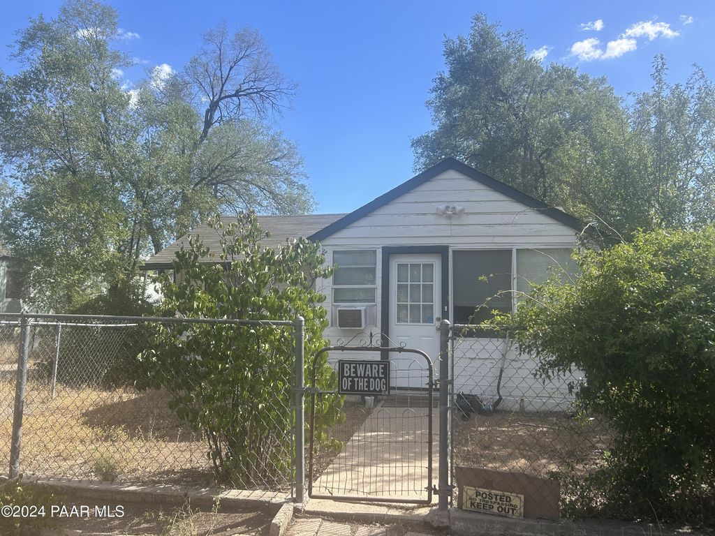 Photo of 815 Dameron Drive, Prescott, AZ 86301 (MLS # 1079520)