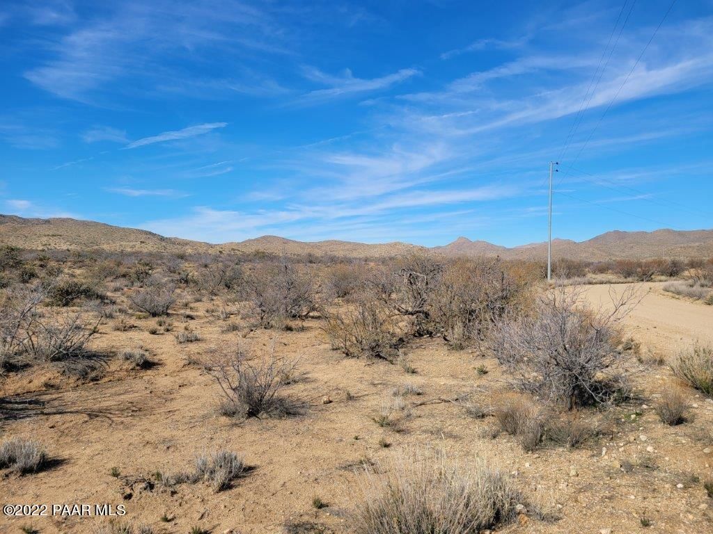 Photo of 44 W Traveler Way, Congress, AZ 85332 (MLS # 1080250)