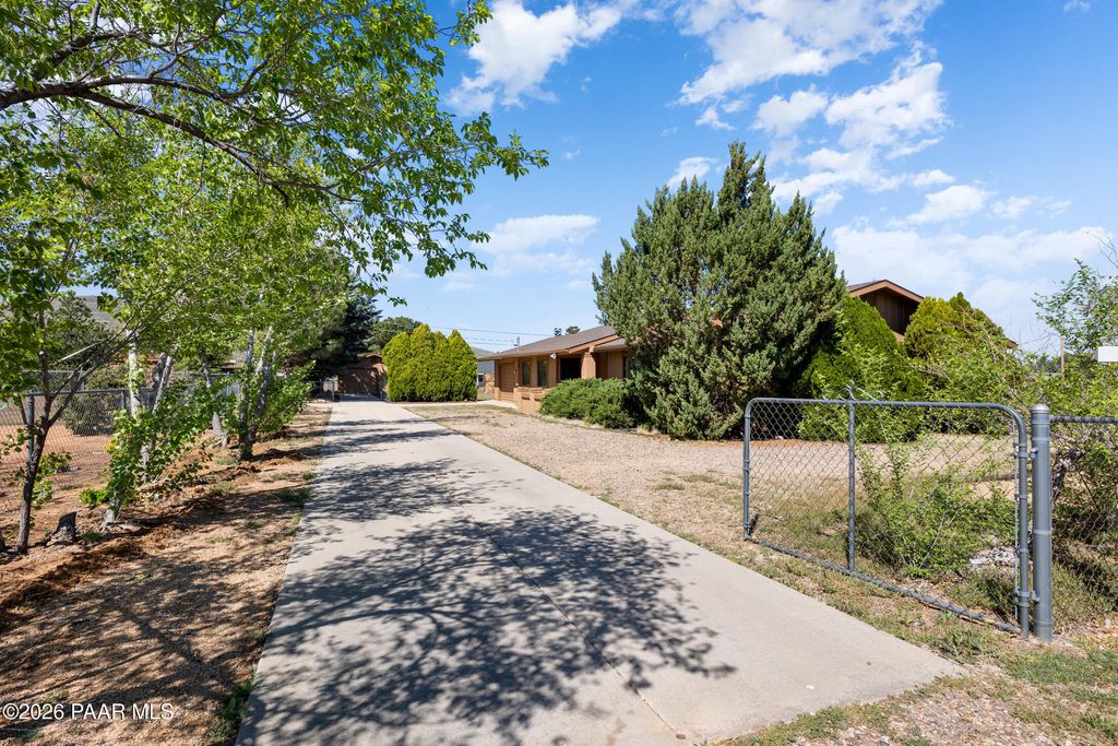 Photo of 3600 N Mountain View Drive, Prescott Valley, AZ 86314 (MLS # 1080865)