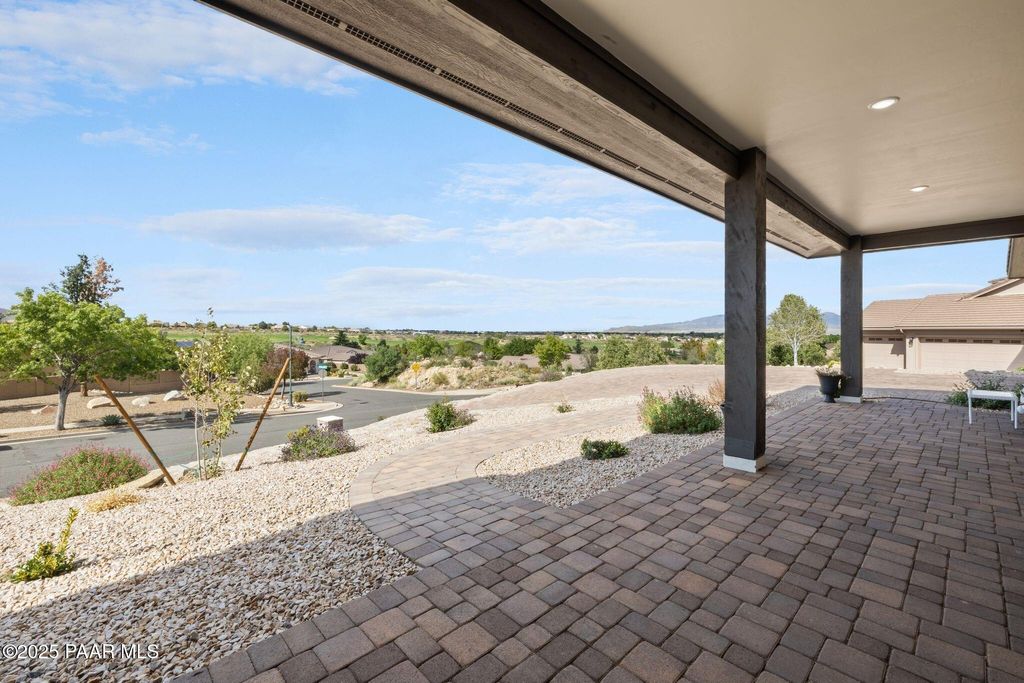 Photo of 1206 Cloud Cliff Pass, Prescott Valley, AZ 86314 (MLS # 1076972)