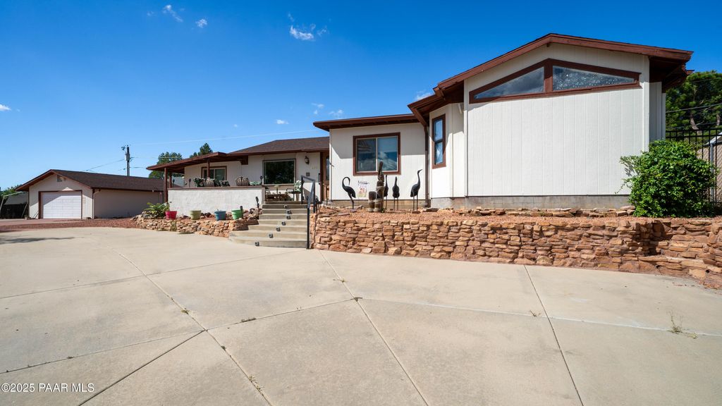 Photo of 4870 N Meixner Road, Prescott Valley, AZ 86314 (MLS # 1076925)