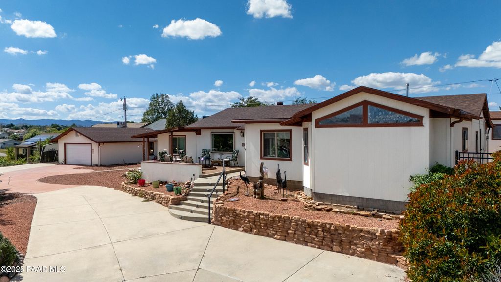 Photo of 4870 N Meixner Road, Prescott Valley, AZ 86314 (MLS # 1076925)