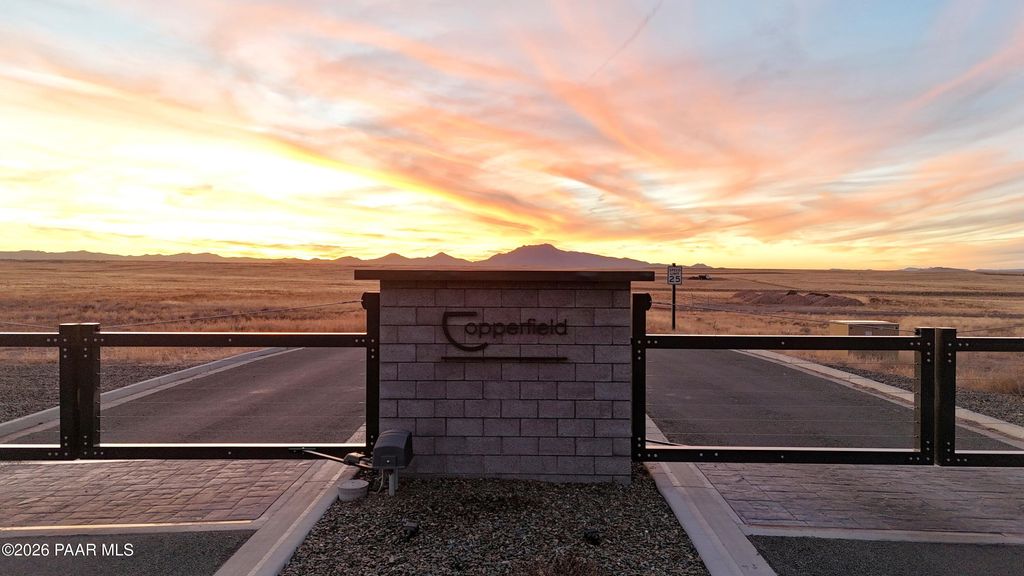 Photo of 423 Barrel Mesa Road, Prescott Valley, AZ 86315 (MLS # 1079093)