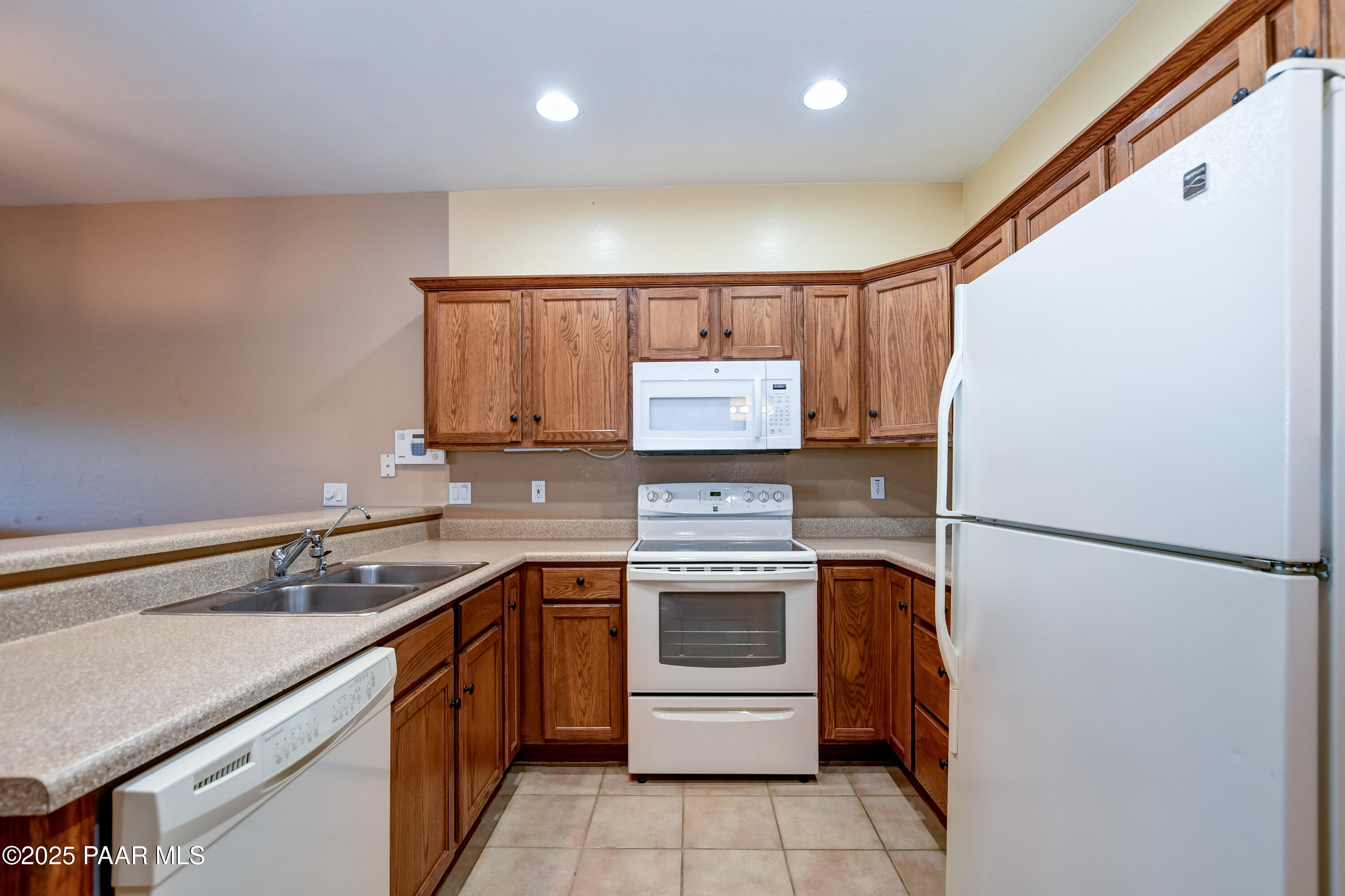 Dewey-Humboldt, Arizona 86327, United States, 2 Bedrooms Bedrooms, ,3 BathroomsBathrooms,Residential,Active,172174