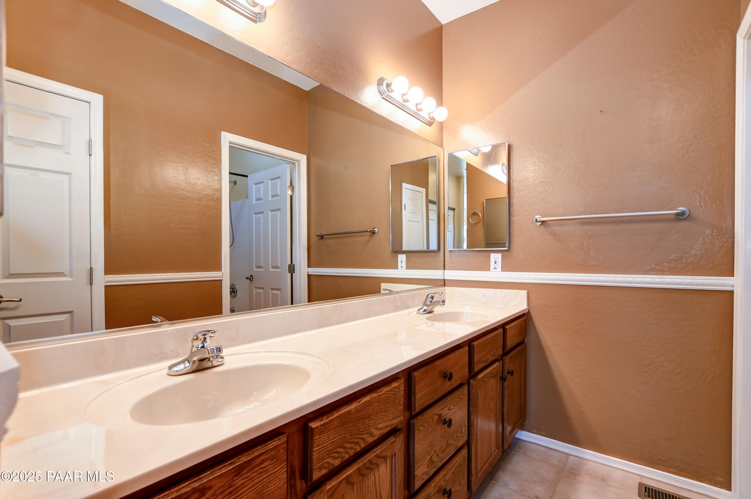 Dewey-Humboldt, Arizona 86327, United States, 2 Bedrooms Bedrooms, ,3 BathroomsBathrooms,Residential,Active,172174