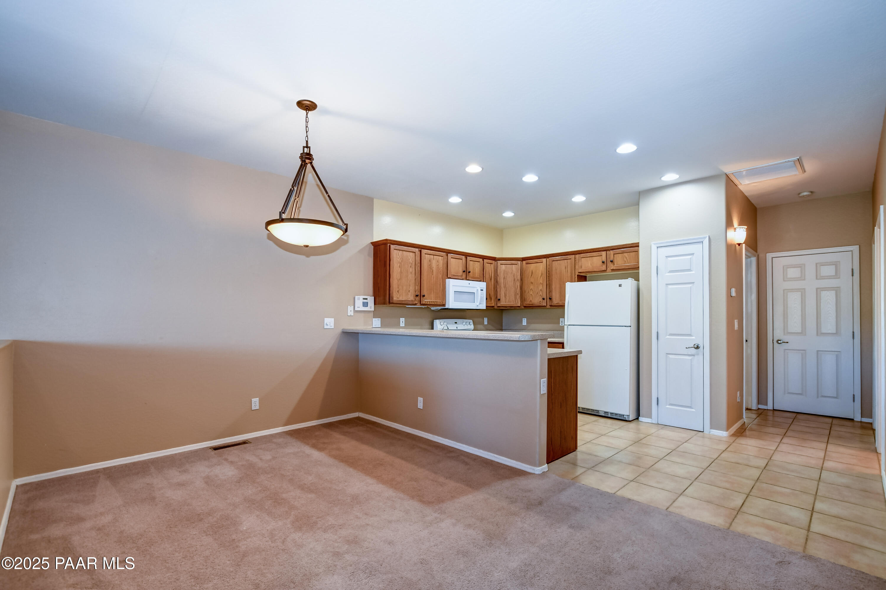 Dewey-Humboldt, Arizona 86327, United States, 2 Bedrooms Bedrooms, ,3 BathroomsBathrooms,Residential,Active,172174