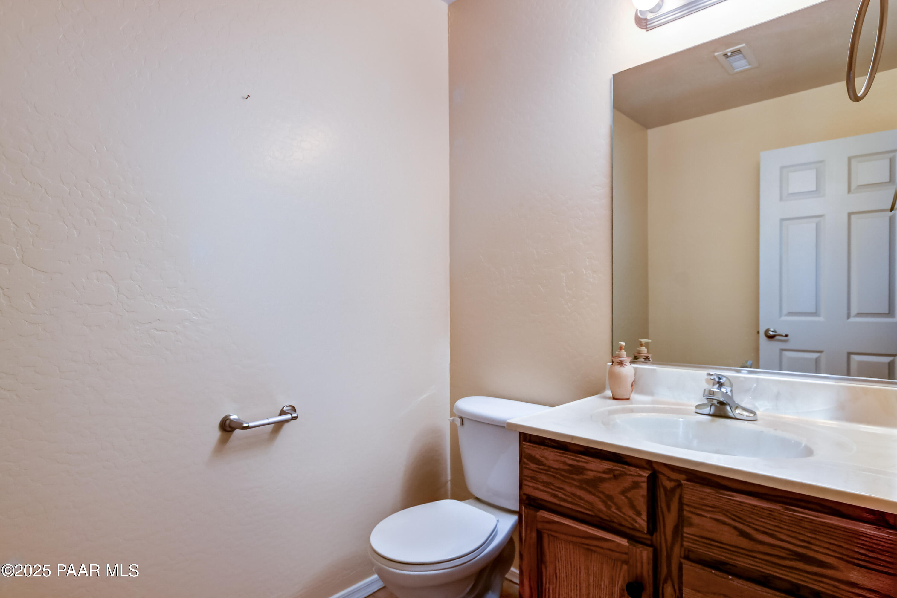 Dewey-Humboldt, Arizona 86327, United States, 2 Bedrooms Bedrooms, ,3 BathroomsBathrooms,Residential,Active,172174