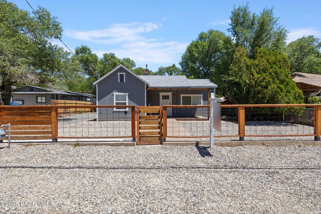 Photo of 533 Dameron Drive, Prescott, AZ 86301 (MLS # 1078956)