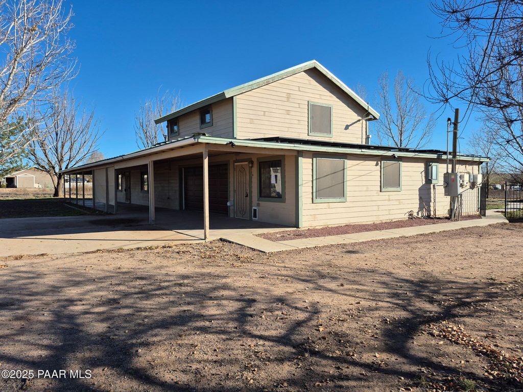 Photo of 125 E Harpson Trail, Paulden, AZ 86334 (MLS # 1078269)